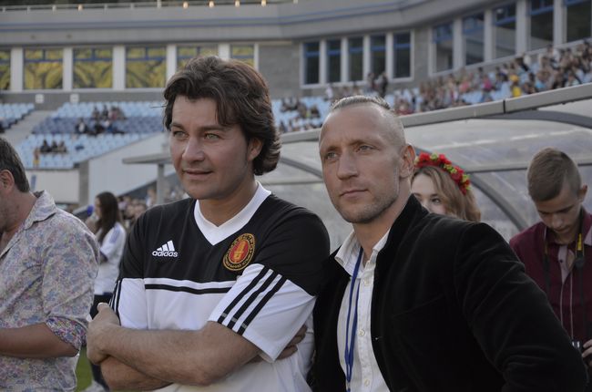 Кривошапко, Фоззи, Положинский: звезды на футбольном матче "за мир"