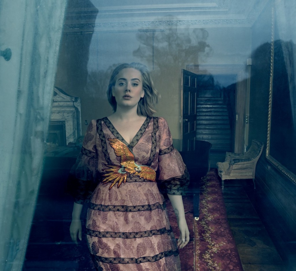 Утонченная красота: Адель украсила обложку Vogue
