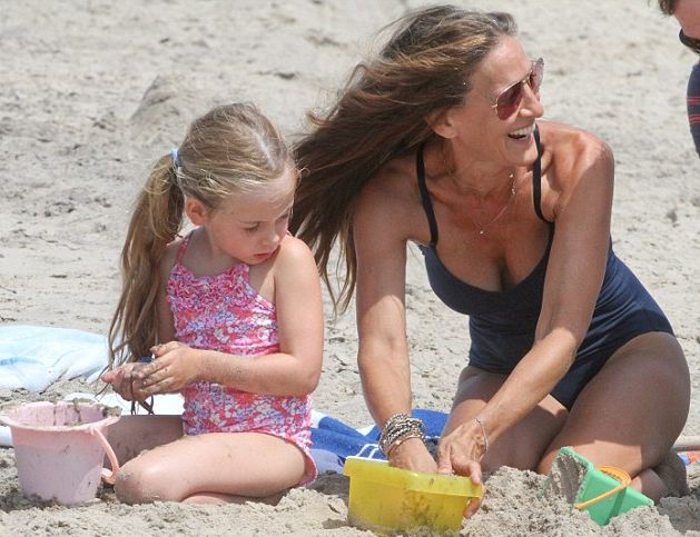 Сара Джессика Паркер позирует в купальнике