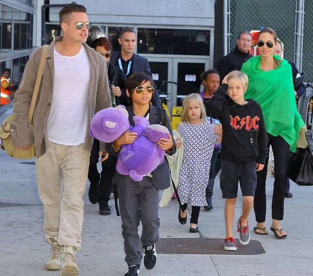 Анджелина Джоли удалила яичники и продолжает борьбу с раком