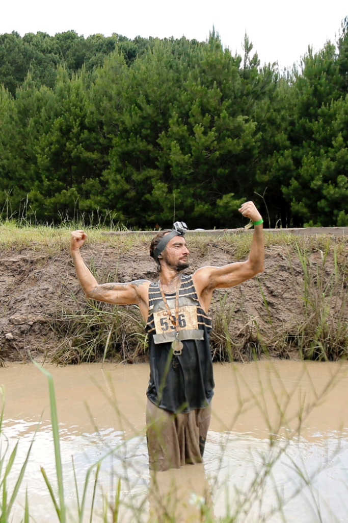 Алан Бадоев искупался в грязи на съемках шоу Орел и Решка