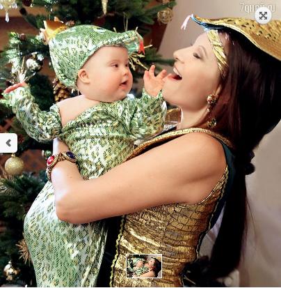 Эвелина Бледанс с сыном