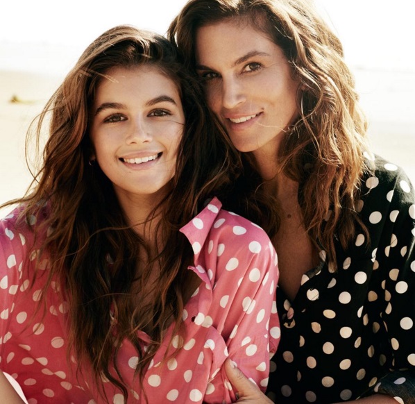 Дочки-матери: в сети появился новый очаровательный снимок Синди Кроуфорд и Кайи Гербер