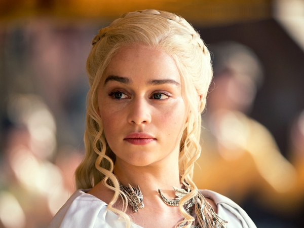 Эмилия Кларк эмоционально ответила на критику "Игры престолов"