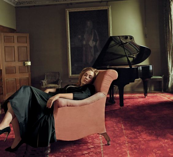 Утонченная красота: Адель украсила обложку Vogue