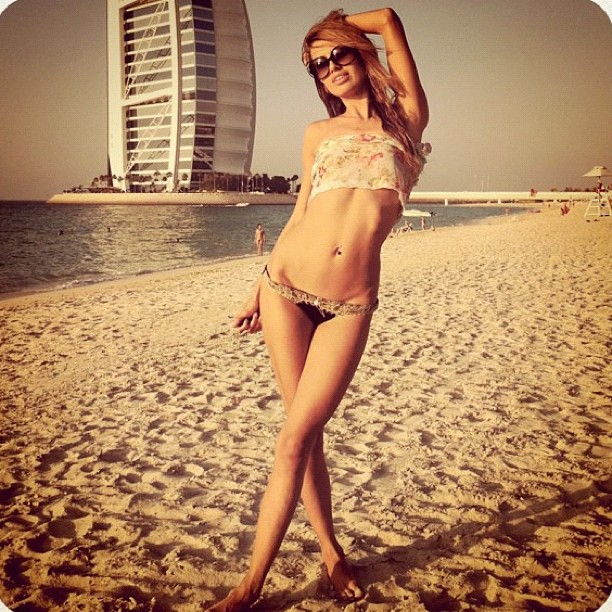Виктория Боня прокомментировала свои обнаженные фото на пляже