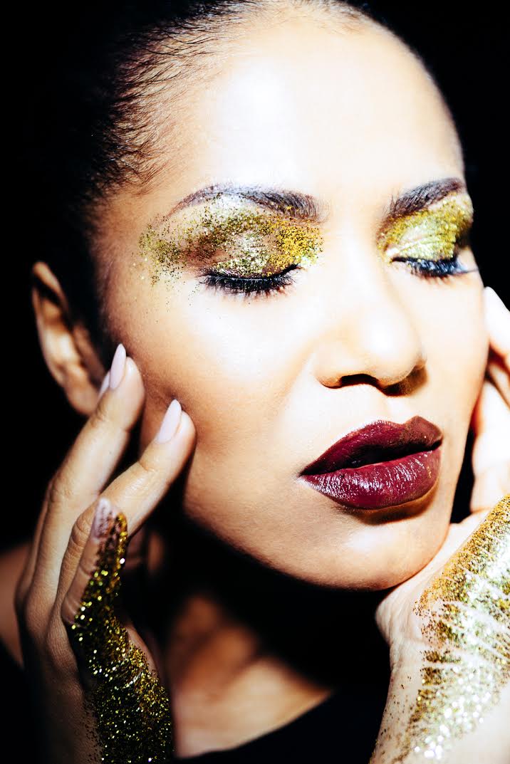 Гайтана показала новый невероятный образ и спела о расставании с любимым