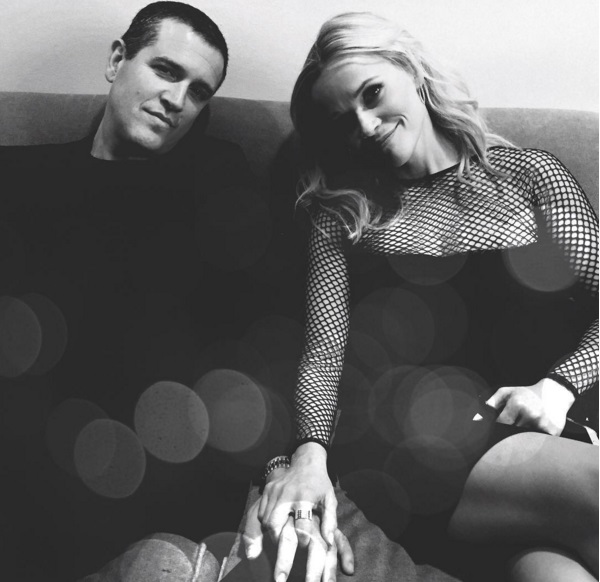 Это любовь: Риз Уизерспун поделилась романтичным фото с супругом