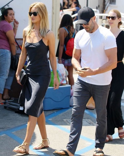 Роузи Хантингтон-Уайтли и Джейсон Стэтхэм отдыхают в Малибу