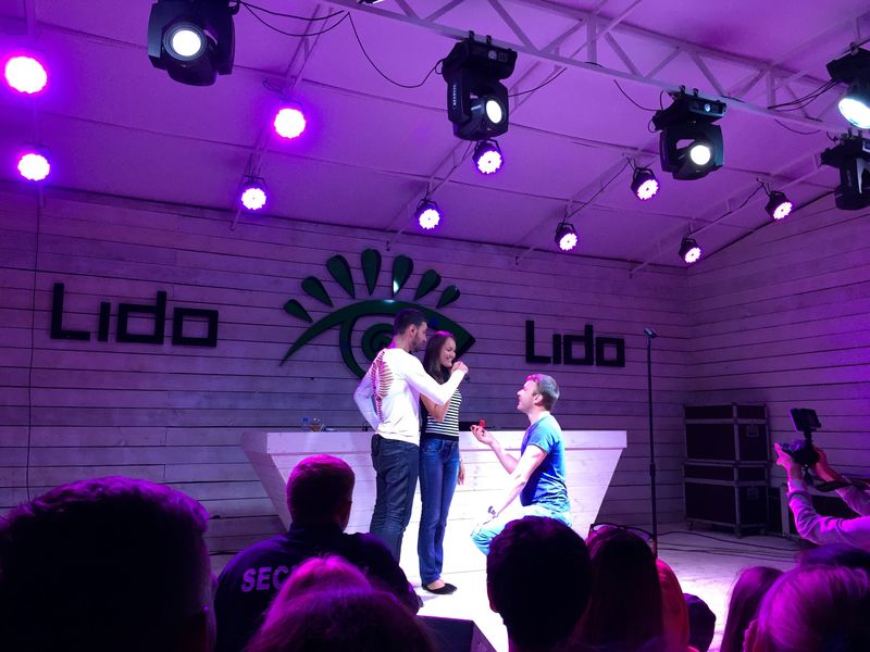 На концерте Виталия Козловского состоялось предложение руки и сердца