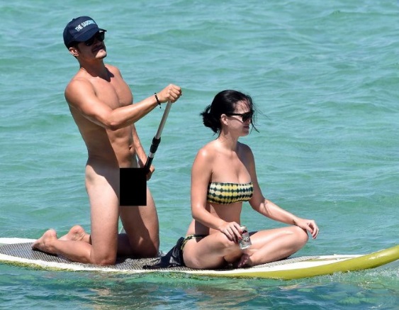 А как же шорты: сеть взорвали фото голого Орландо Блума на пляже