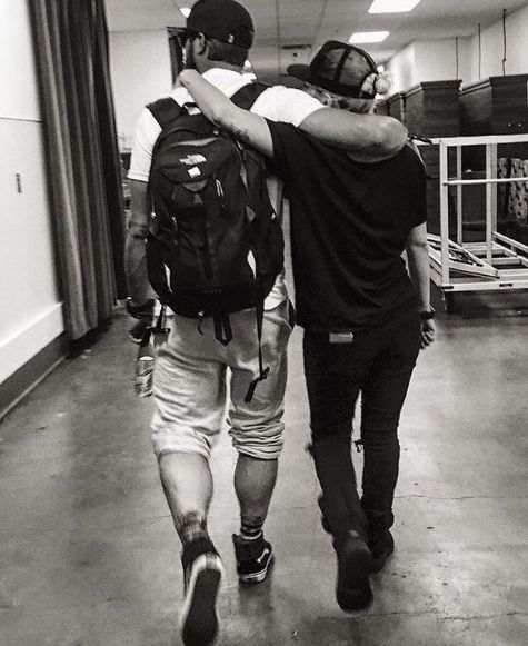 Официально: Леди Гага и Тэйлор Кинни больше не вместе