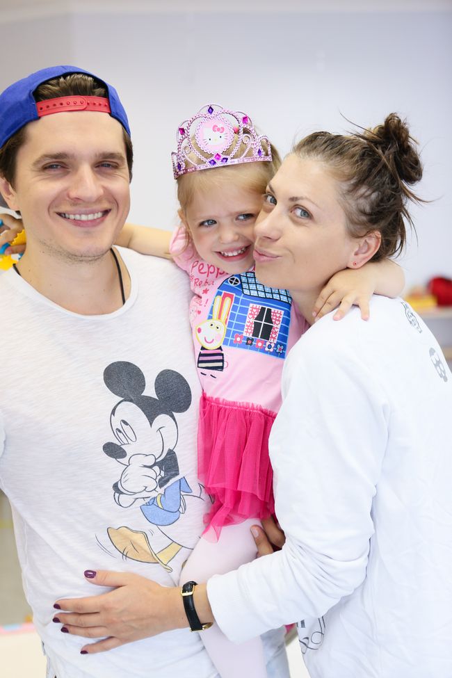 Анатолий Анатолич с женой и дочерью