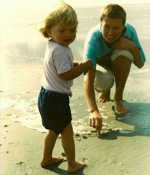 Воспоминания с детства: Даутцен Крус поделилась раритетным снимком