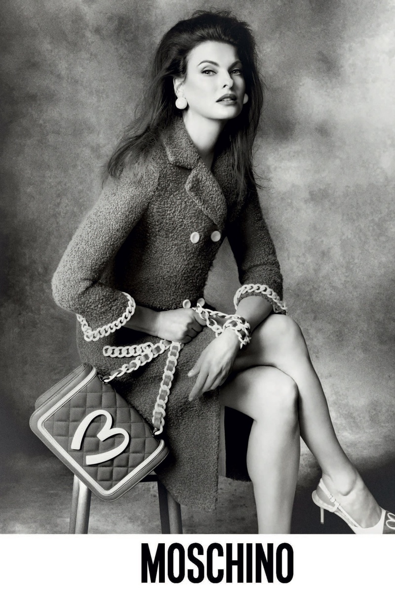 Линда Евангелиста в рекламе Moschino
