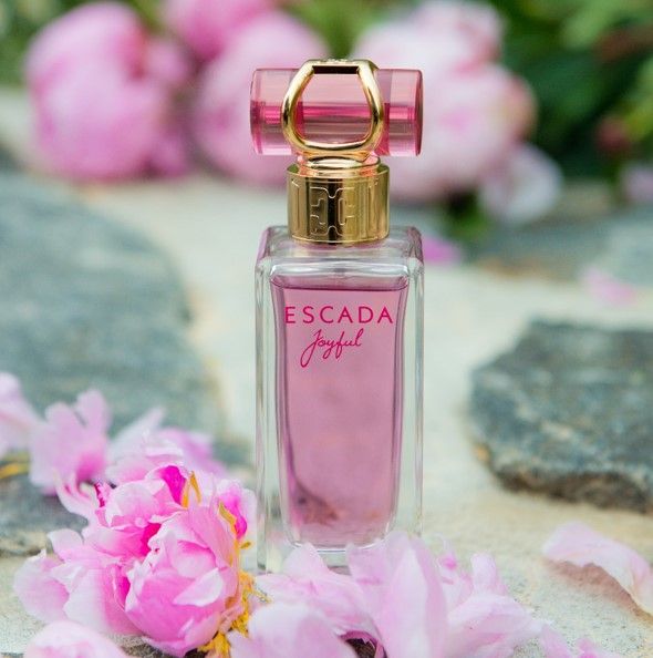 Миранда Керр сияет в романтичной рекламе Escada