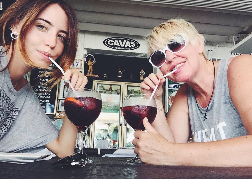 Надя Дорофеева отдохнула вместе с мамой