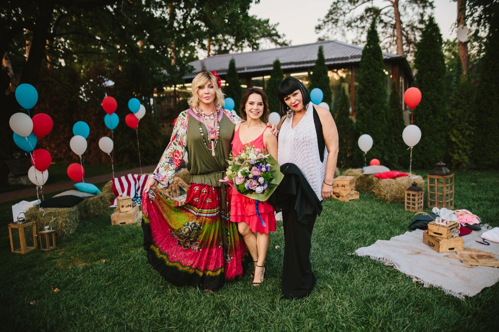 Яркая даже в повседневности: Ирина Билык вышла в свет в оригинальном наряде