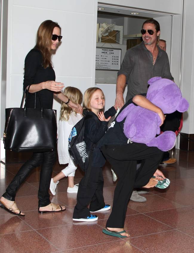 Неожиданно: Анджелина Джоли и Брэд Питт путешествуют вместе