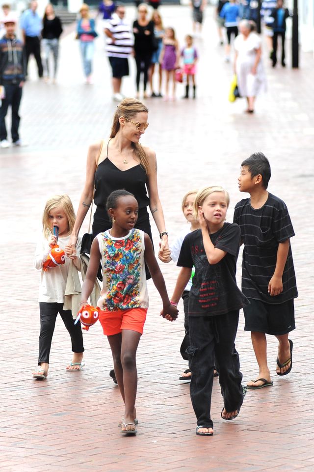 Анджелина Джоли временно получила полную опеку над детьми