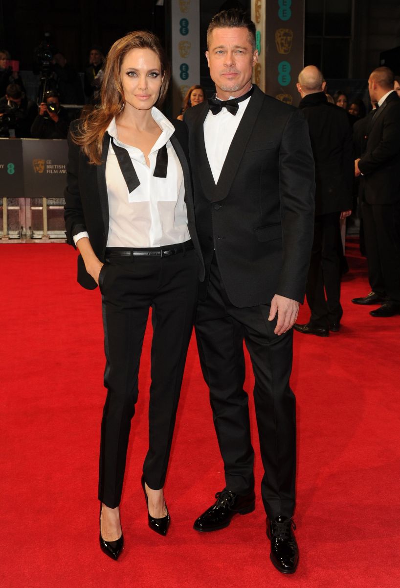 Официально: адвокат Анджелины Джоли подтвердил информацию о ее разводе с Брэдом Питтом