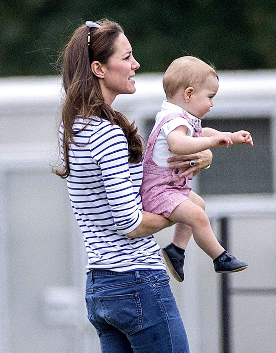 СМИ: Кейт Миддлтон не разрешает принцу Чарльзу видеться с внуком