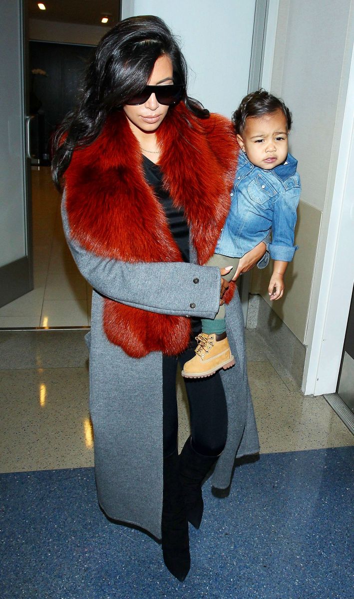 Ким Кардашьян вышла в свет со своей маленькой дочкой