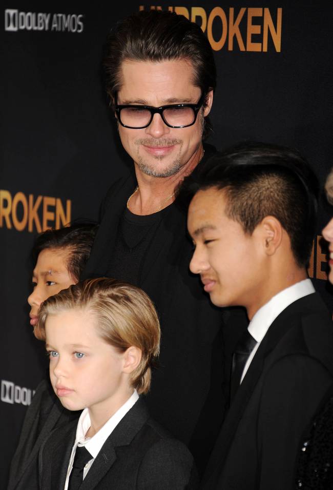 Анджелина Джоли с детьми отпраздновали Новый год без Брэда Питта