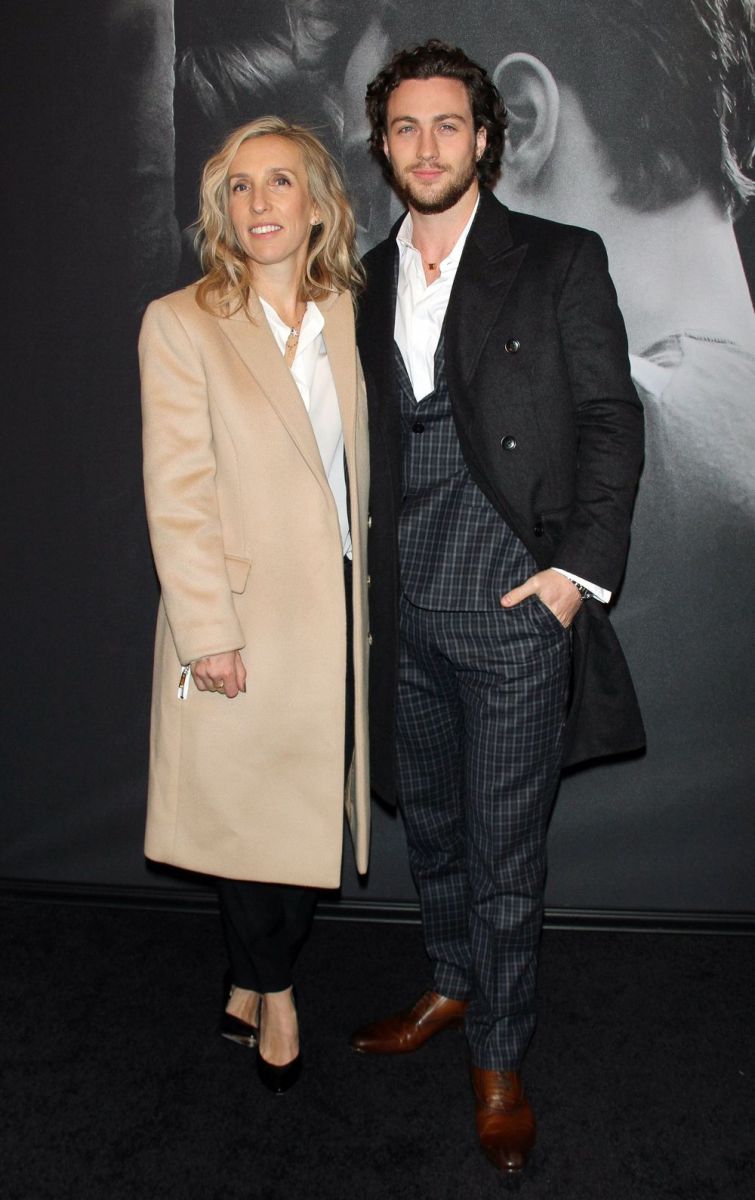 Дакота Джонсон на первой премьере &laquo;50 оттенков серого&raquo;: модный провал или новый тренд?