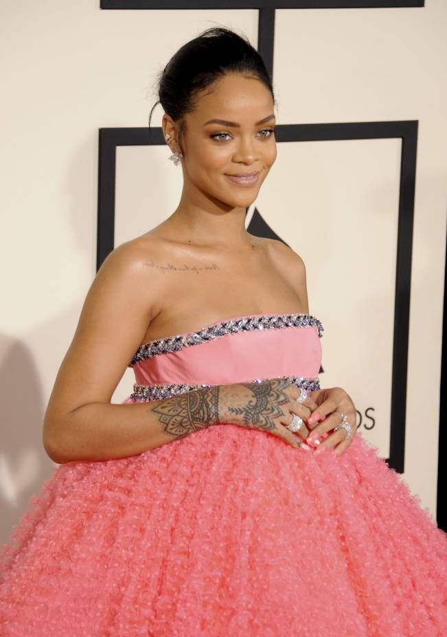 Рианна в платье Giambattista Valli Haute Couture