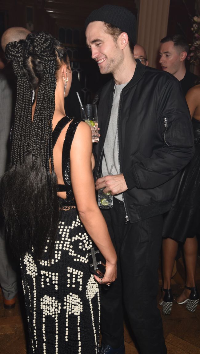 СМИ: Роберт Паттинсон и Талия Бернетт обменялись обручальными кольцам