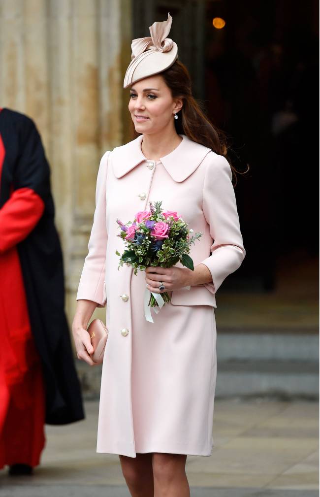 Популярная писательница публично раскритиковала стиль Кейт Миддлтон