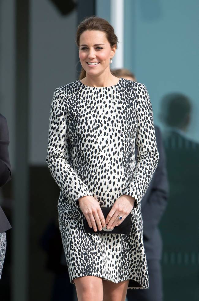 Дважды в одном: Кейт Миддлтон блистает на публике в старом леопардовом наряде