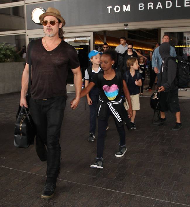 Брэд Питт отказался судиться с Анджелиной Джоли за опеку над детьми