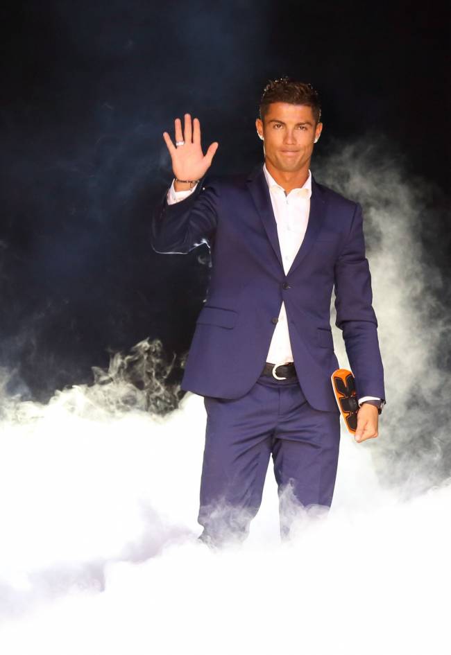 Щедрый подарок: Криштиану Роналду подарил своему агенту остров