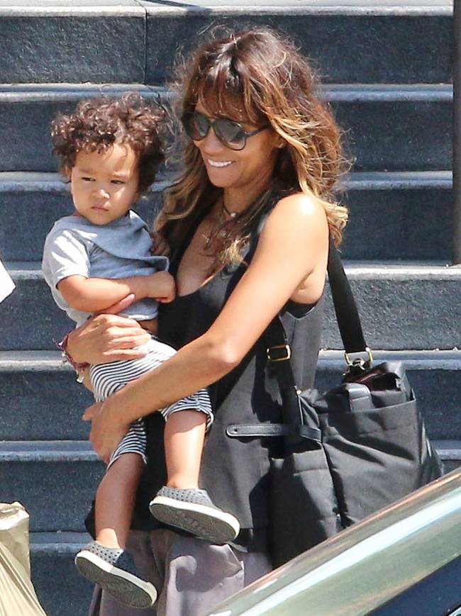 Официально: Холли Берри и Оливье Мартинес развелись