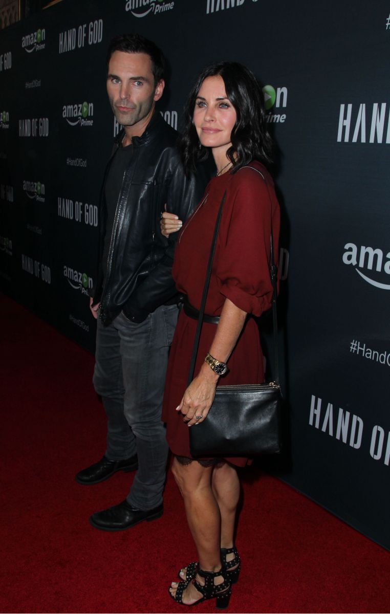 Кортни Кокс сделала пластическую операцию?