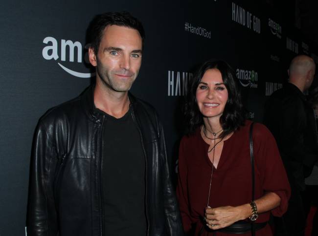 Звезда &quot;Друзей&quot; Кортни Кокс разорвала помолвку с женихом