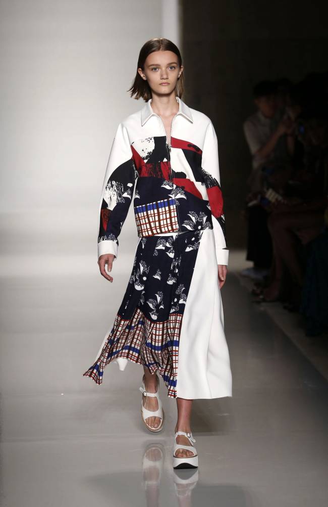 Виктория Бекхэм наконец ответила на обвинения по поводу выбора слишком худых моделей