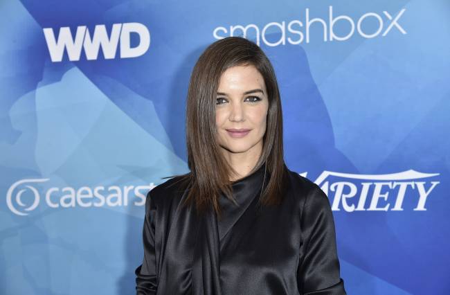 Одинока и счастлива: Кэти Холмс блистает в роскошном наряде Zac Posen