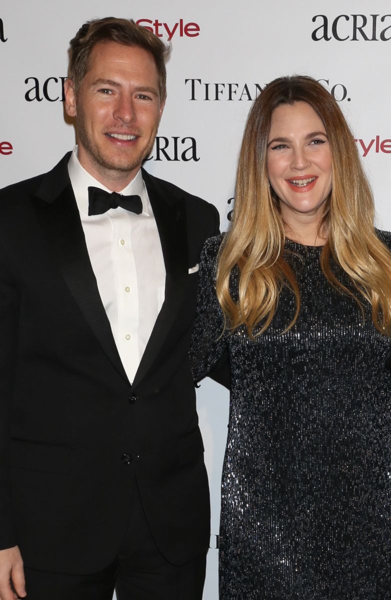 Дрю Бэрримор вовсе не страдает из-за развода с мужем