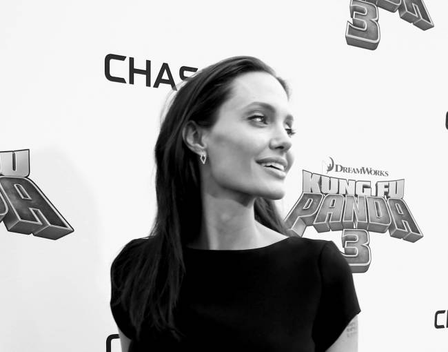 ЗМІ: Анджеліна Джолі закрутила роман з відомим співаком