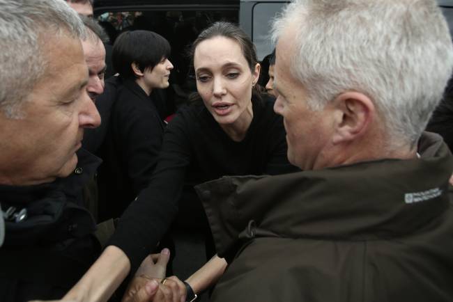 Анджелину Джоли госпитализировали в тяжелом состоянии &ndash; СМИ 