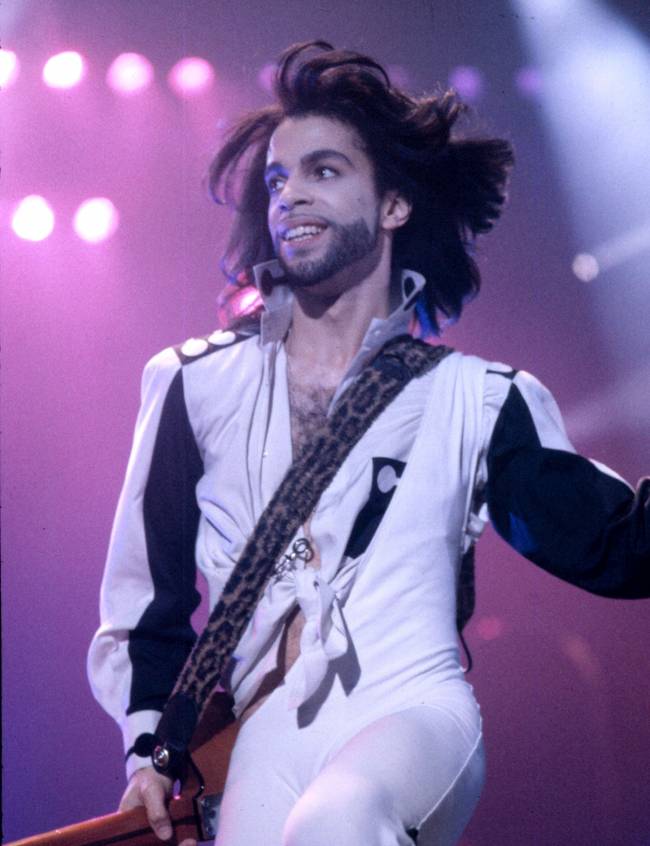 Почему умер Принц: первые подробности смерти артиста