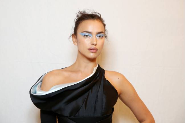 Ирина Шейк блистает на показе Versace