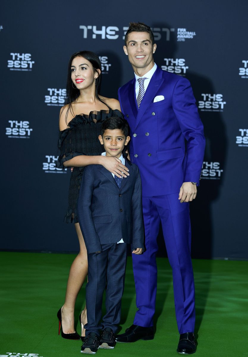 СМИ: Криштиану Роналду женится на своей новой возлюбленной