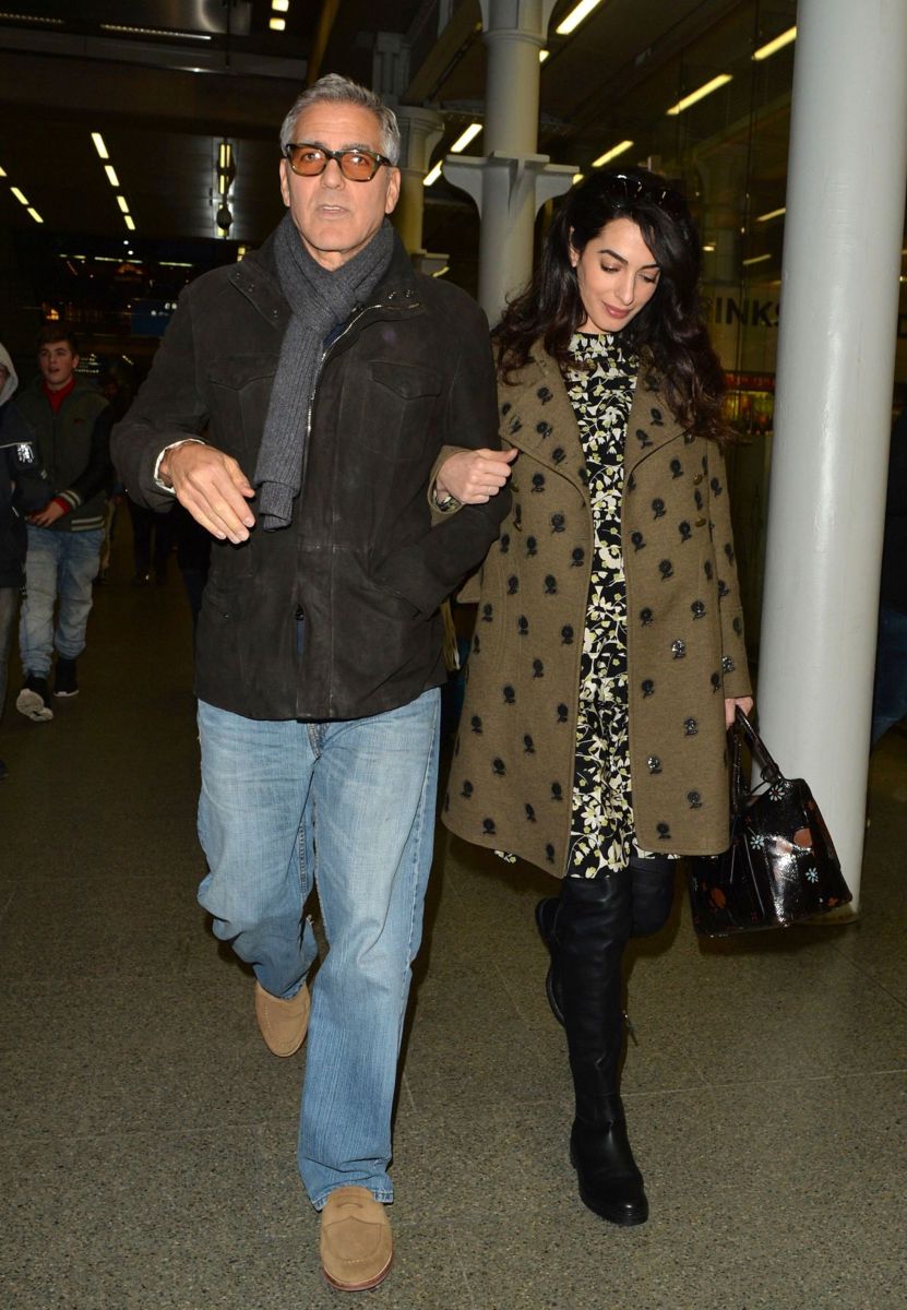 Джордж Клуни с беременной женой в объективе папарацци