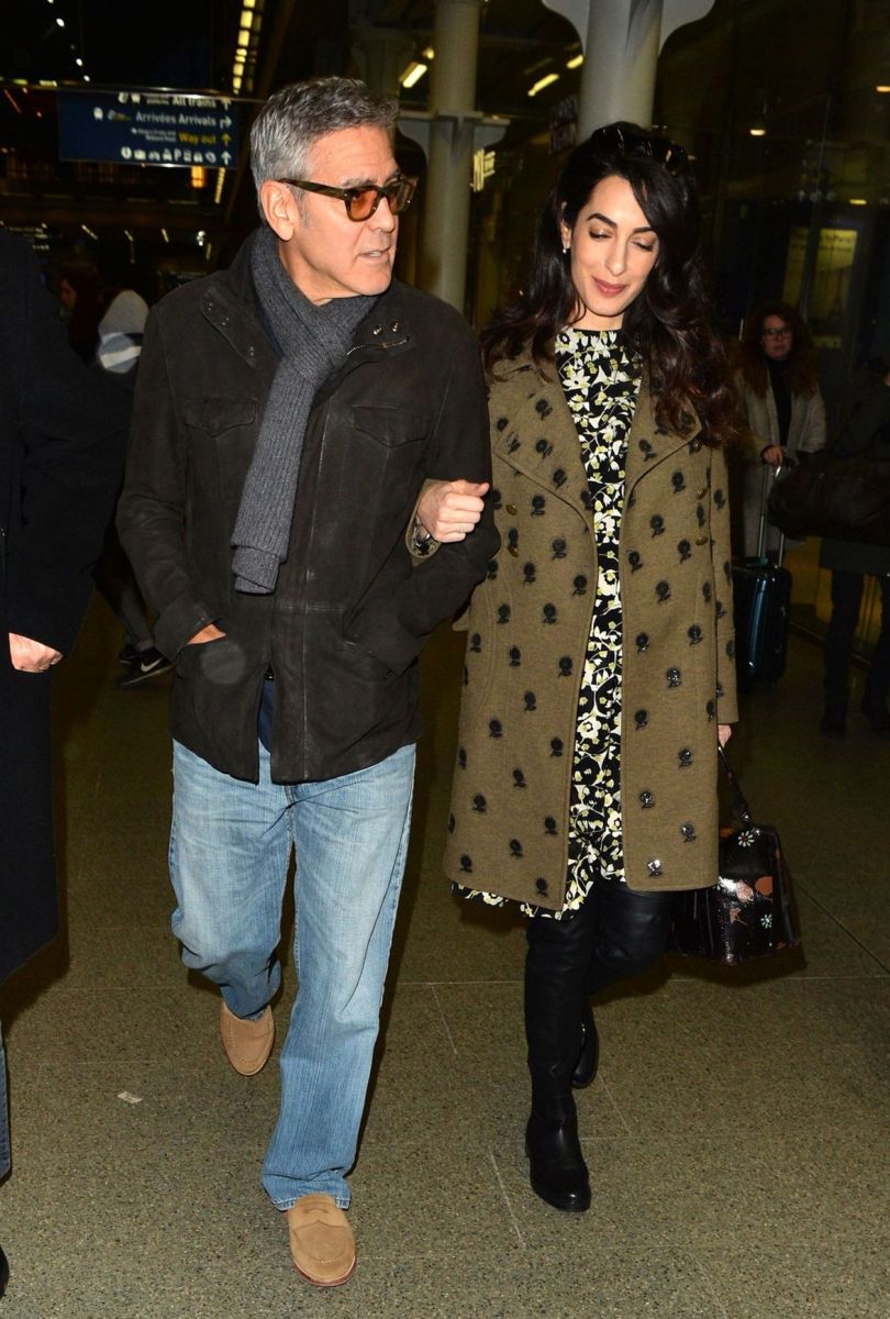 Джордж Клуни с беременной женой в объективе папарацци