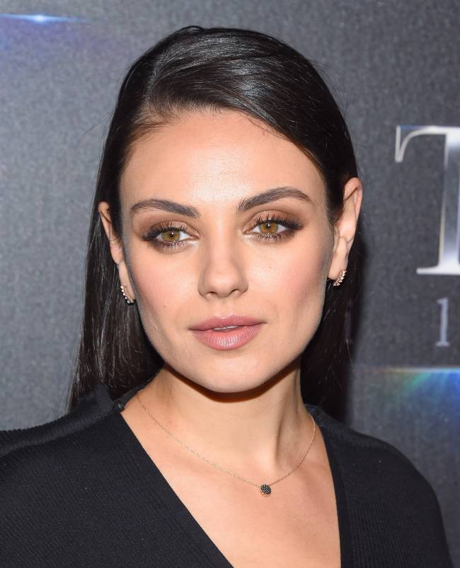 Блондинка и с каре: новый образ Милы Кунис