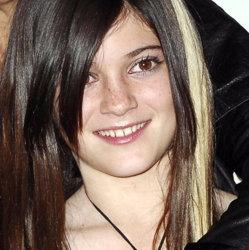 Неожиданно: Кайли Дженнер призналась, что впервые покрасила волосы в 9 лет